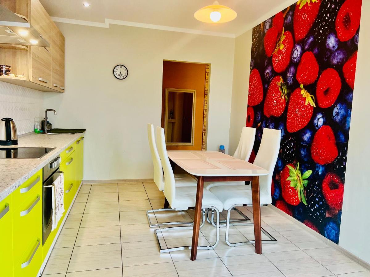 Apartaments Sichovyh Strilciv 68A Ivano-Frankivsk Luaran gambar